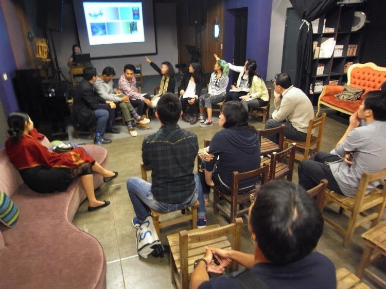 Art talk  in Nan-hai Gallery 